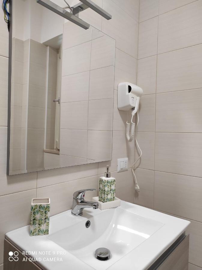 Bbnapl'Est Hotel Наполи Екстериор снимка